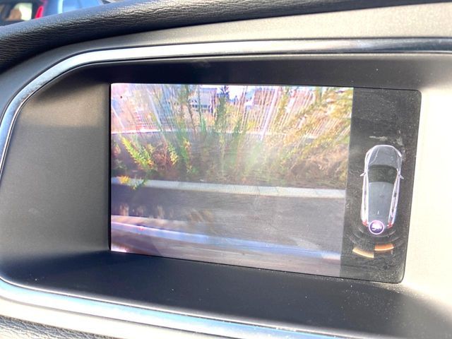 VOLVO V40 2017 Image 31