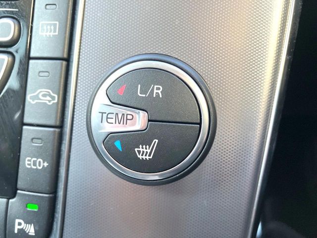 VOLVO V40 2017 Image 31