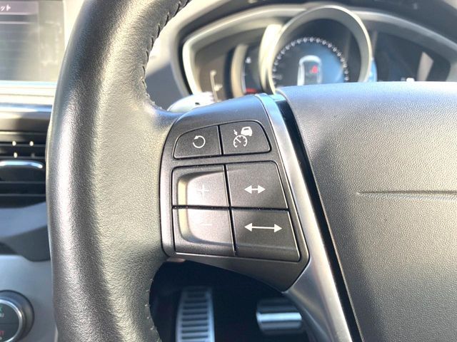 VOLVO V40 2017 Image 31