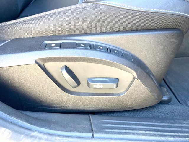 VOLVO V40 2017 Image 31