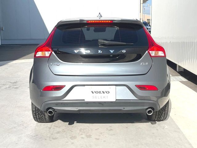 VOLVO V40 2017 Image 31