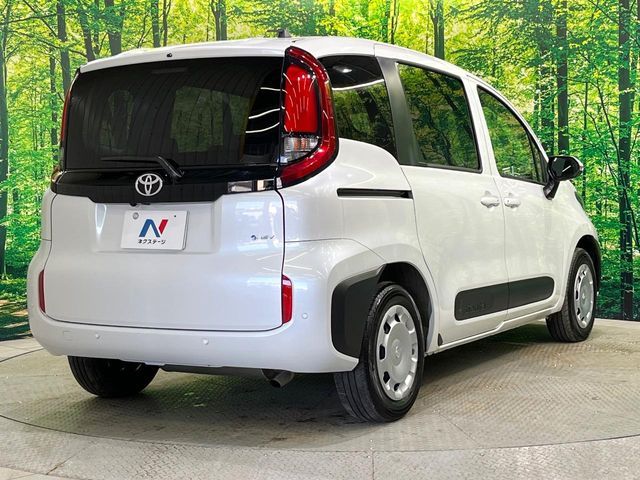 TOYOTA SIENTA HYBRID 2025 Image 31