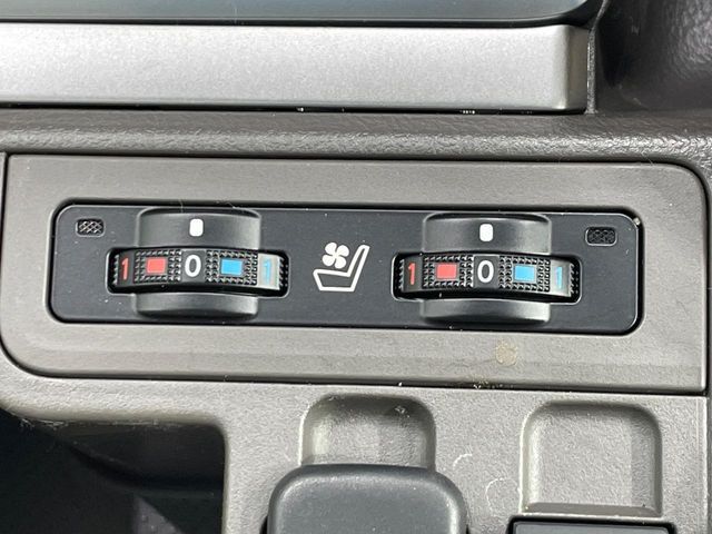 TOYOTA LANDCRUISER PRADO 2023 Image 31