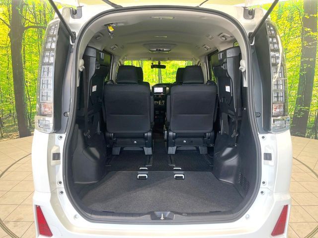 TOYOTA VOXY 2014 Image 31