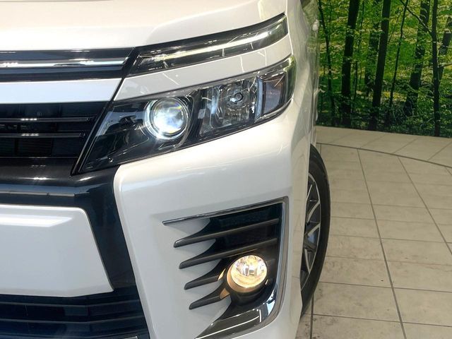 TOYOTA VOXY 2014 Image 31