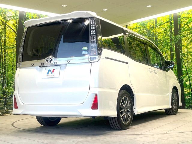 TOYOTA VOXY 2014 Image 31