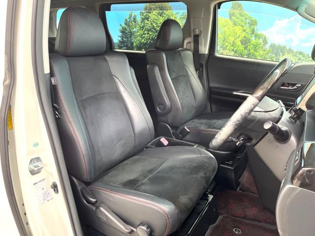 TOYOTA VELLFIRE 2012 Image 31