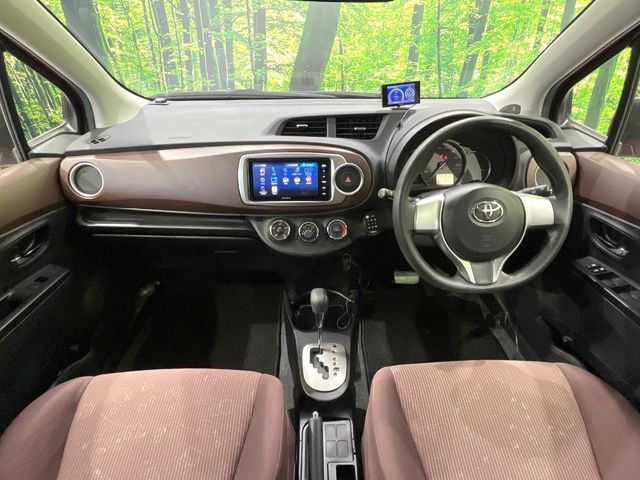 TOYOTA VITZ 2013 Image 31