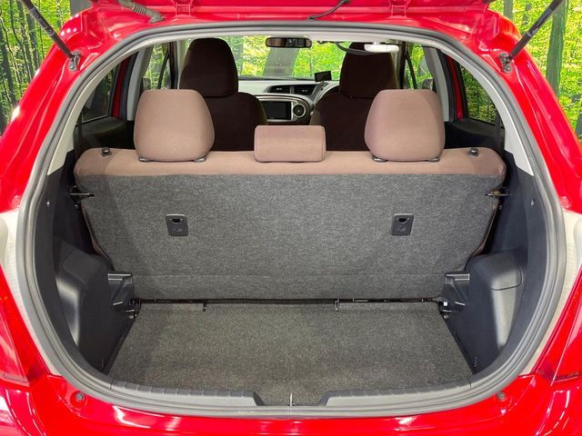 TOYOTA VITZ 2013 Image 31