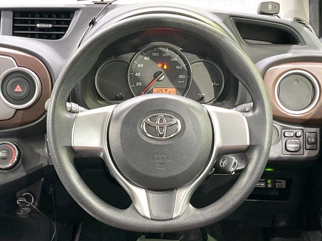 TOYOTA VITZ 2013 Image 31