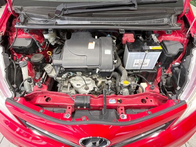 TOYOTA VITZ 2013 Image 31