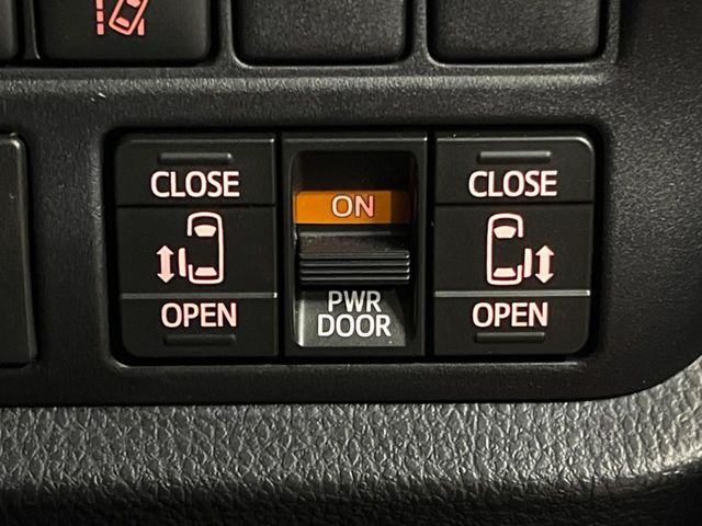 TOYOTA VOXY 2021 Image 31