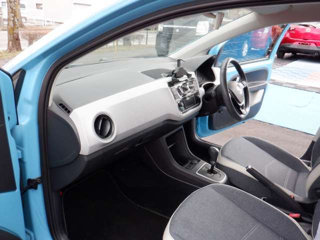 VOLKSWAGEN UP! 2019 Image 31