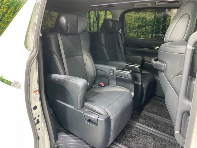 TOYOTA VELLFIRE 2018 Image 31