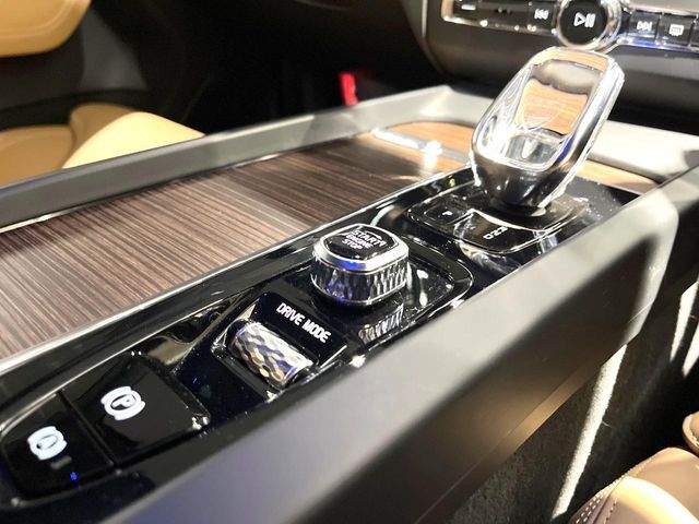 VOLVO XC60 2021 Image 31