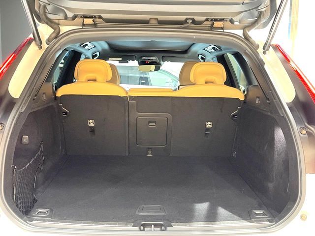 VOLVO XC60 2021 Image 31