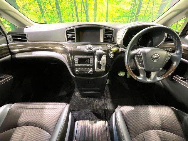NISSAN ELGRAND 2017 Image 31