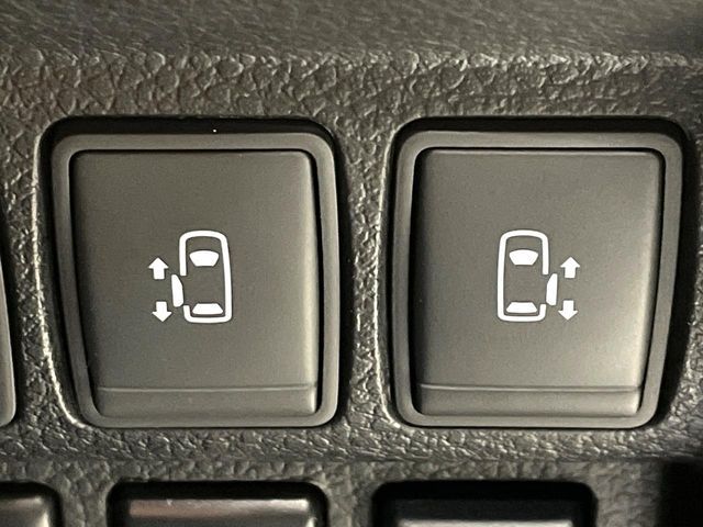 NISSAN ELGRAND 2017 Image 31