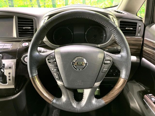 NISSAN ELGRAND 2017 Image 31