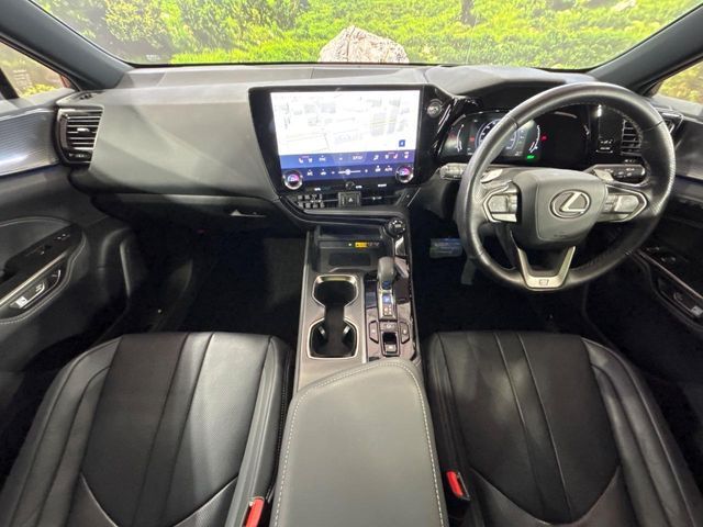TOYOTA LEXUS NX350H 2023 Image 31