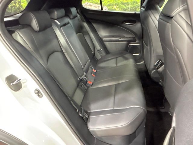 TOYOTA LEXUS UX250H 2019 Image 31