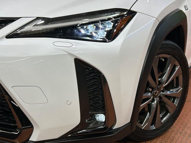 TOYOTA LEXUS UX250H 2019 Image 31