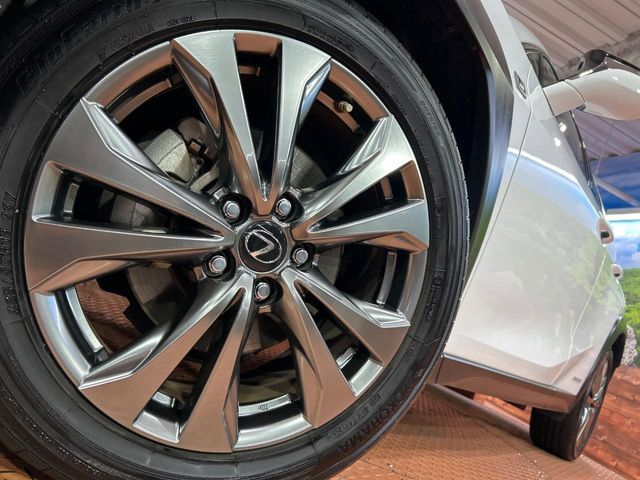 TOYOTA LEXUS UX250H 2019 Image 31