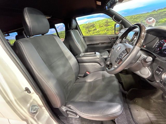 TOYOTA HIACE VAN 4WD 2021 Image 31