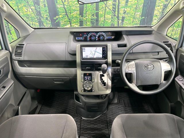 TOYOTA NOAH 2009 Image 31