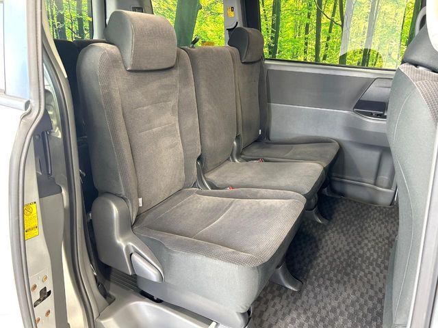 TOYOTA NOAH 2009 Image 31