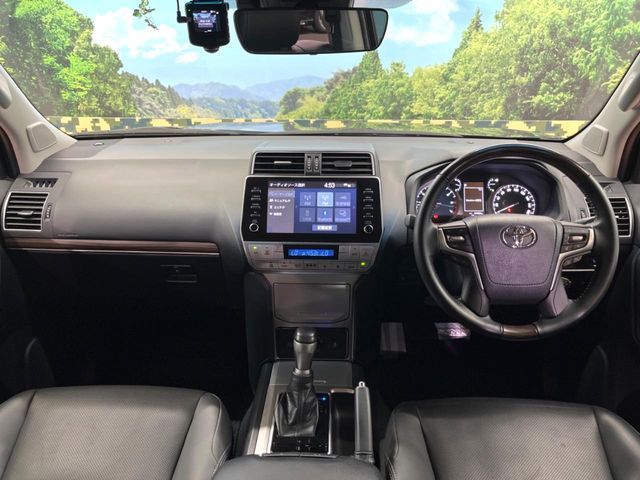 TOYOTA LANDCRUISER PRADO 2023 Image 31