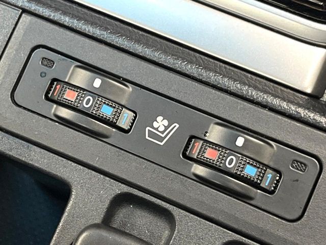 TOYOTA LANDCRUISER PRADO 2023 Image 31