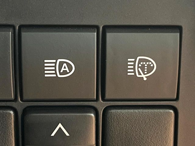 TOYOTA LANDCRUISER PRADO 2023 Image 31