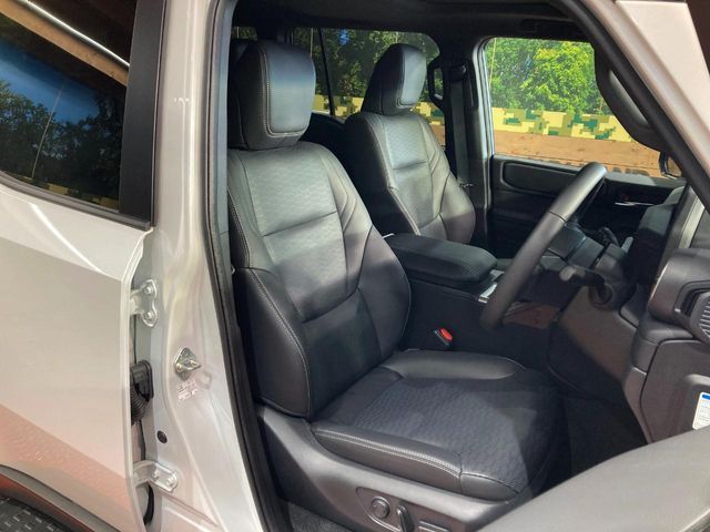 TOYOTA LANDCRUISER 250 2025 Image 31