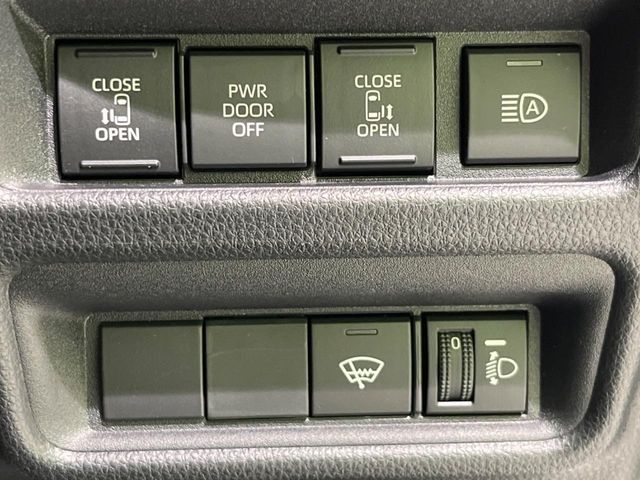 TOYOTA SIENTA HYBRID 2025 Image 31