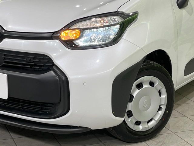 TOYOTA SIENTA HYBRID 2025 Image 31
