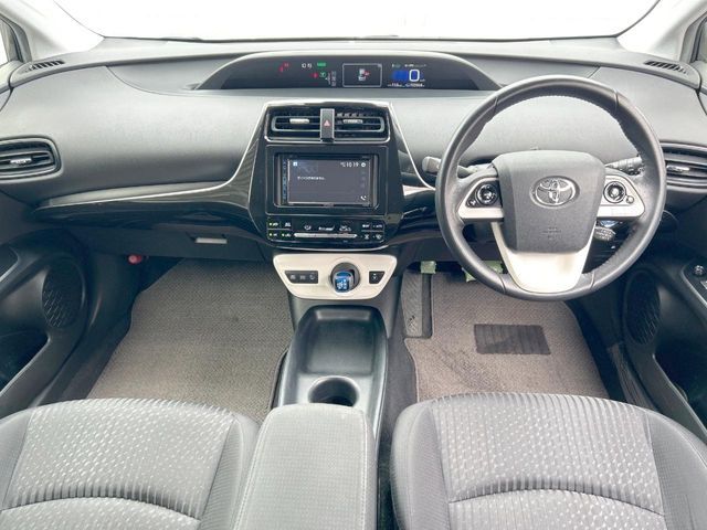 TOYOTA PRIUS 4WD 2016 Image 31