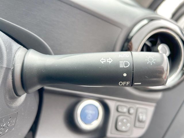 TOYOTA AQUA 2015 Image 31