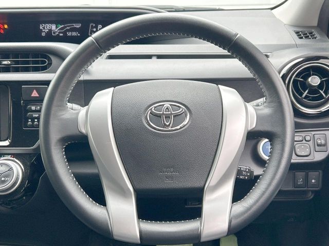 TOYOTA AQUA 2015 Image 31