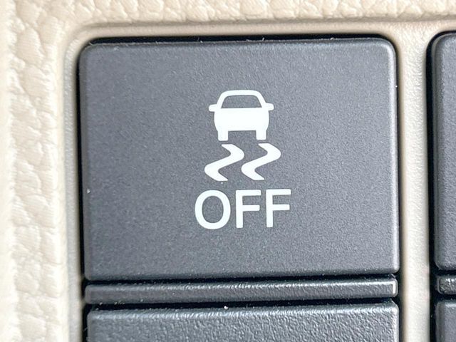 HONDA N BOX 4WD 2018 Image 31