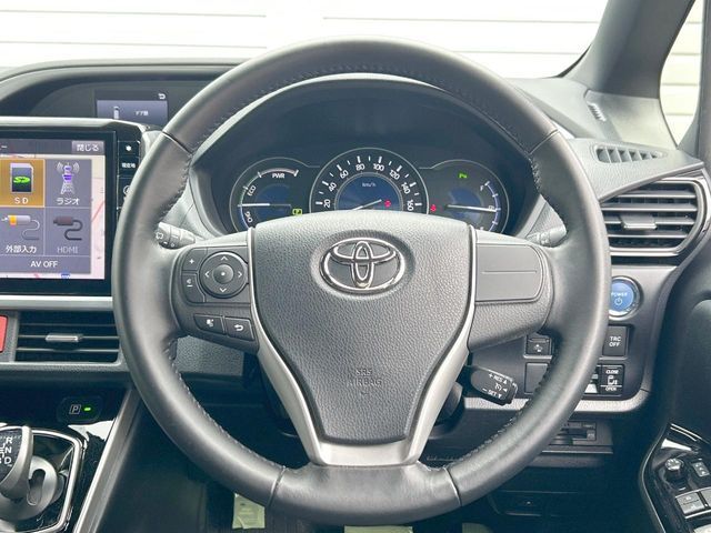 TOYOTA VOXY HYBRID 2019 Image 31