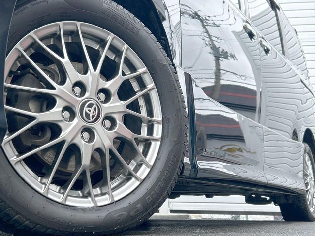 TOYOTA VOXY HYBRID 2019 Image 31