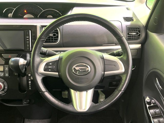 DAIHATSU TANTO CUSTOM 2015 Image 31