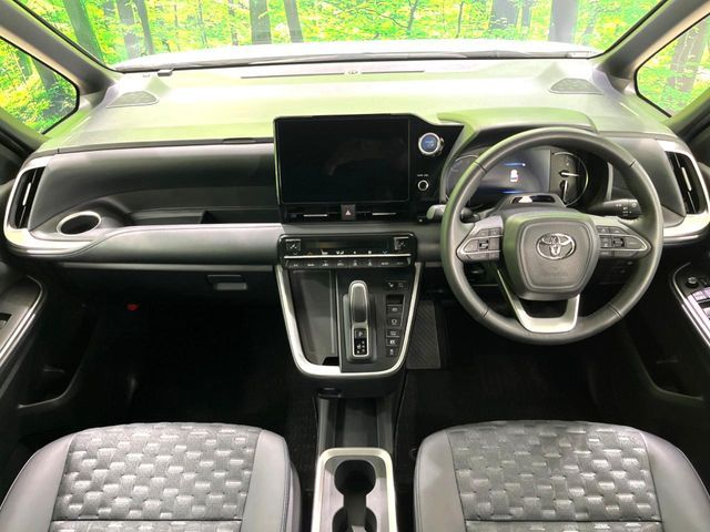 TOYOTA VOXY HYBRID 2023 Image 31