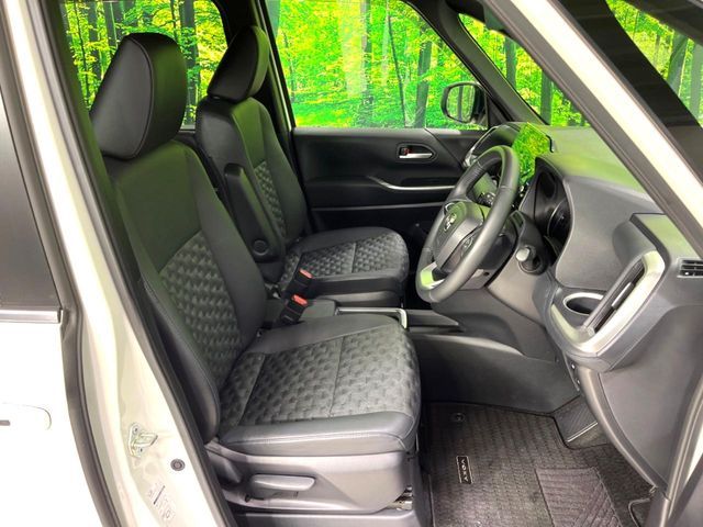 TOYOTA VOXY HYBRID 2023 Image 31