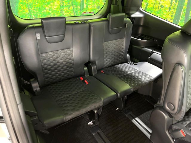 TOYOTA VOXY HYBRID 2023 Image 31