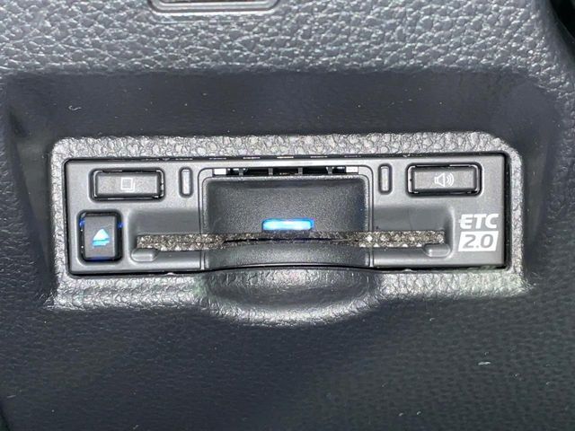 TOYOTA VOXY HYBRID 2022 Image 31