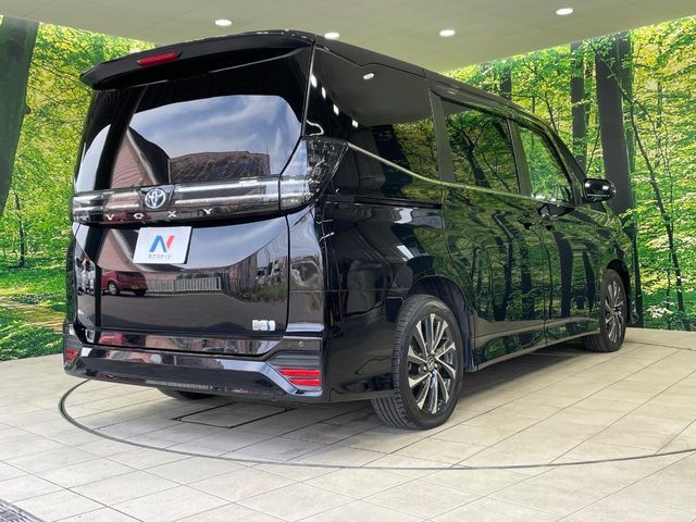 TOYOTA VOXY HYBRID 2022 Image 31