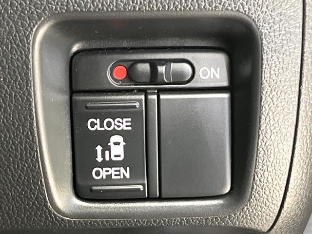 HONDA N BOX 2017 Image 31