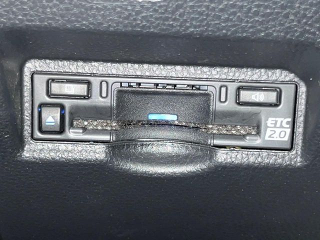 TOYOTA VOXY HYBRID 2023 Image 31